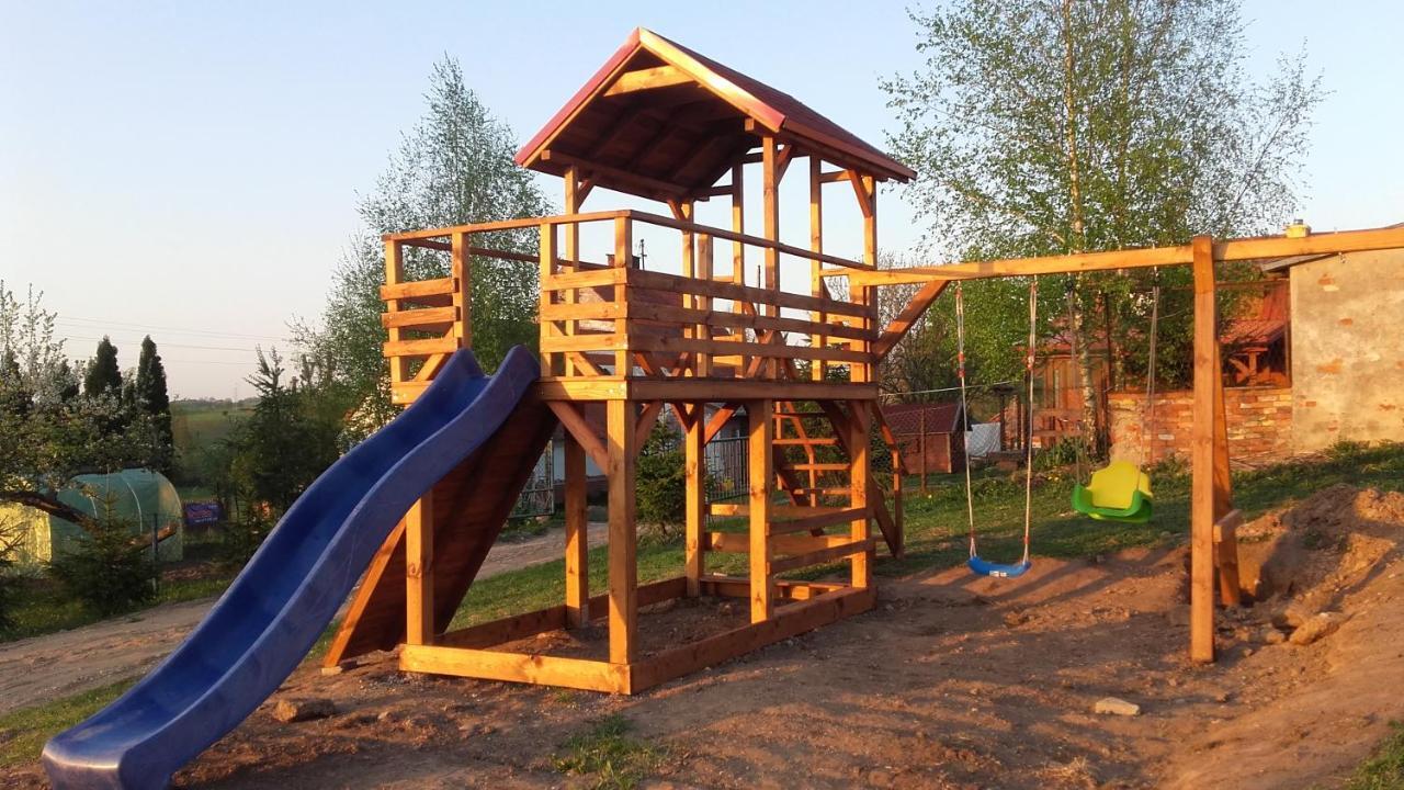 Domek Bialojany Экстерьер фото