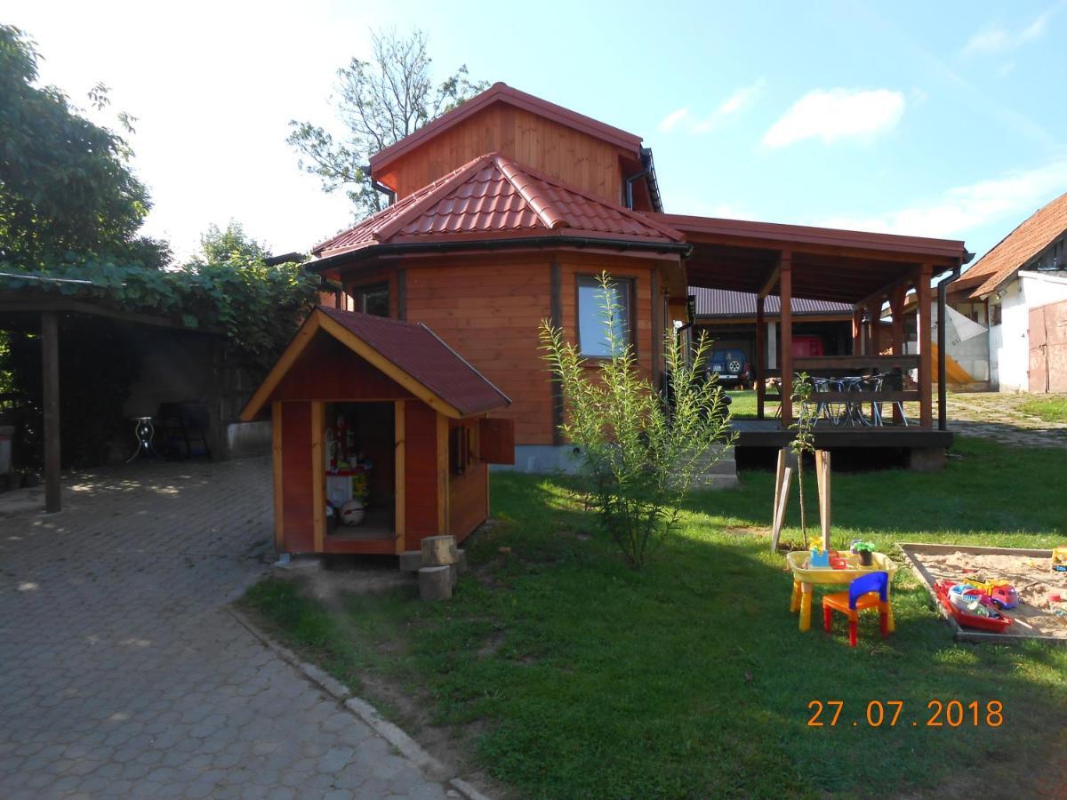 Domek Bialojany Экстерьер фото